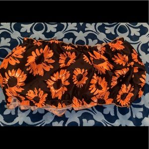 PLUS SIZE Floral Print frill tube top.